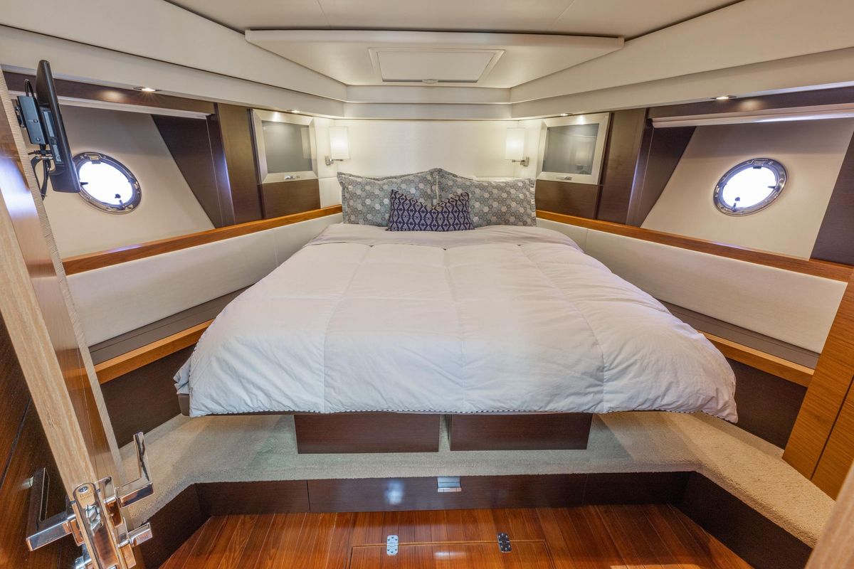 2017 Tiara Yachts 53 