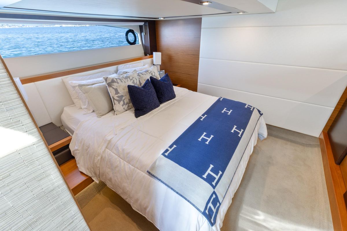2017 Tiara Yachts 53 