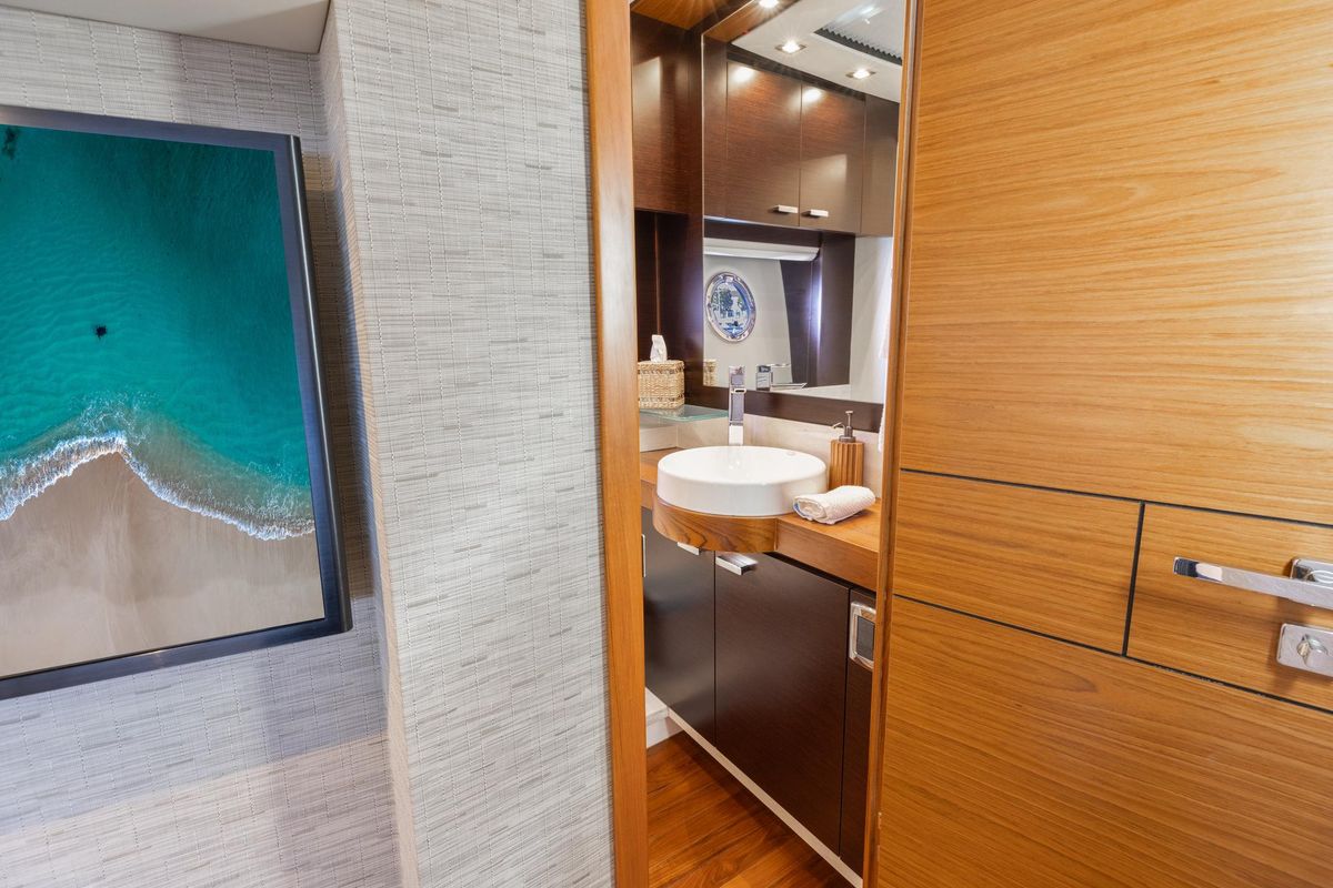 2017 Tiara Yachts 53 