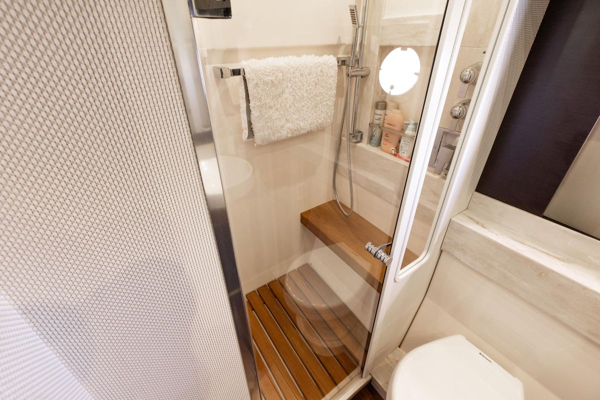 2017 Tiara Yachts 53 