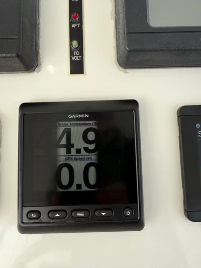 Split Decision Yacht Photos Pics Garmin display on Ocean Yachts 46 Super Sport, 2005.