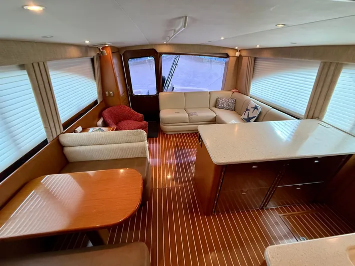 Split Decision Yacht Photos Pics Interior of 2005 Ocean Yachts 46 Super Sport with elegant furnishings.