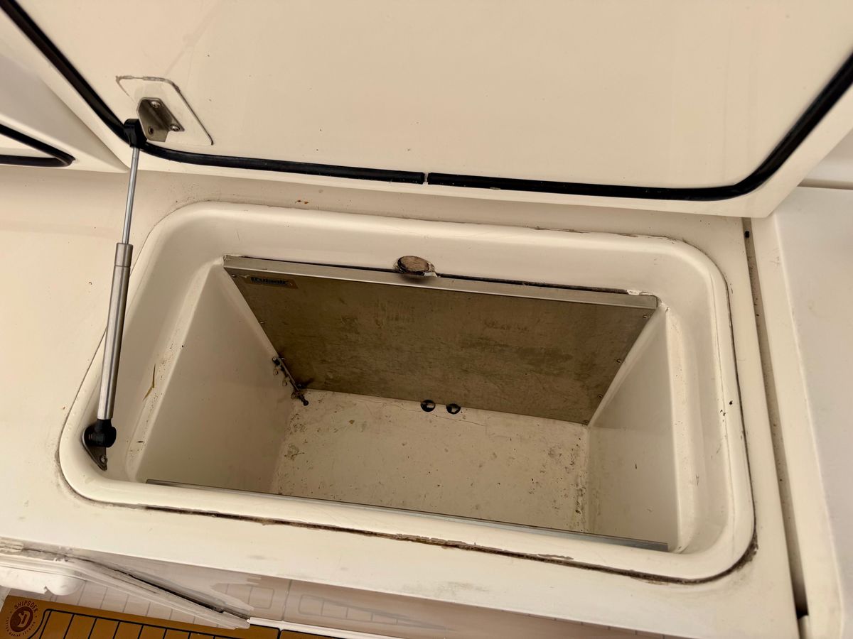 2005 Ocean Yachts 46 