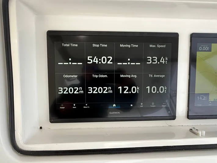 Split Decision Yacht Photos Pics Garmin display on Ocean Yachts 46 Super Sport, 2005 model.