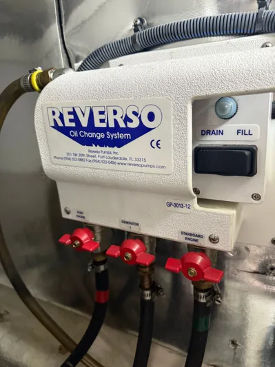 Split Decision Yacht Photos Pics Reverso oil change system in 2005 Ocean Yachts 46 Super Sport.