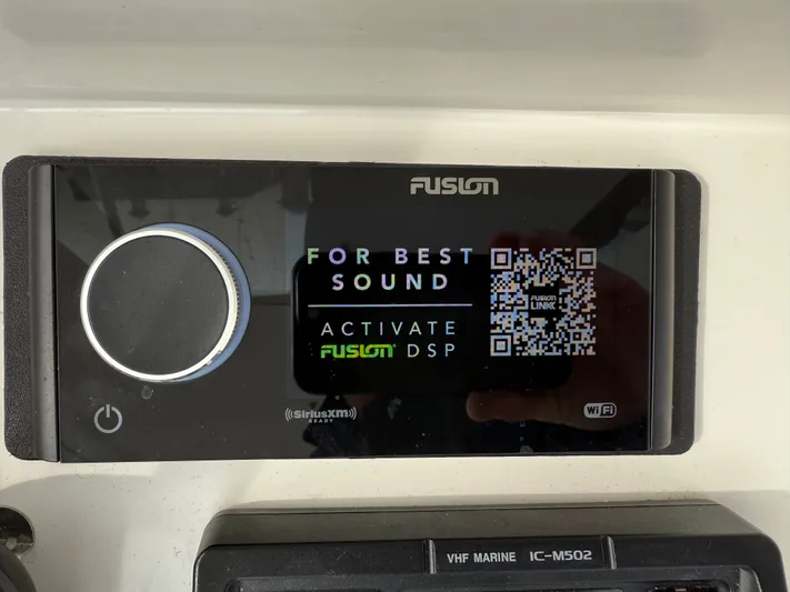 Split Decision Yacht Photos Pics Fusion audio system display on 2005 Ocean Yachts 46 Super Sport.