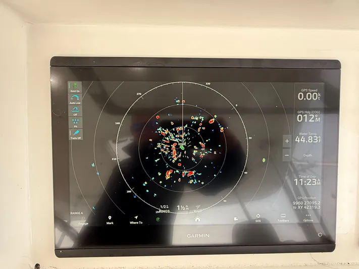 Split Decision Yacht Photos Pics Garmin radar display on Ocean Yachts 46 Super Sport, 2005 model.