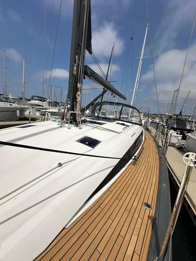 Edwina Yacht Photos Pics 