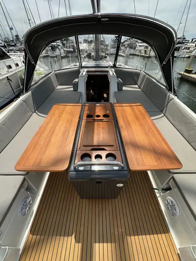 Edwina Yacht Photos Pics 