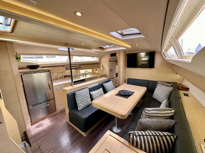 Edwina Yacht Photos Pics 