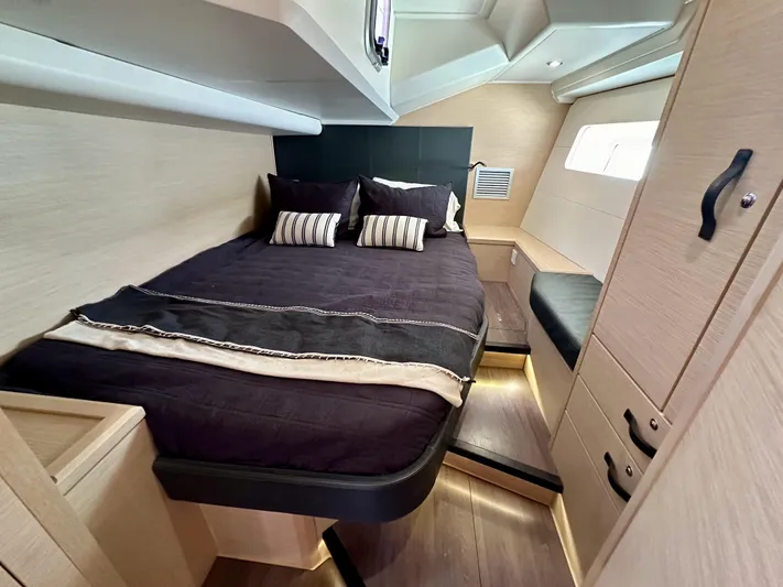 Edwina Yacht Photos Pics 