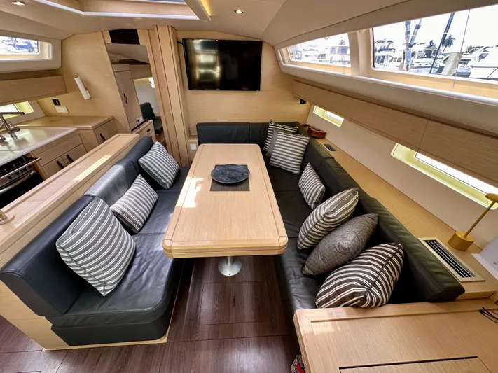 Edwina Yacht Photos Pics 