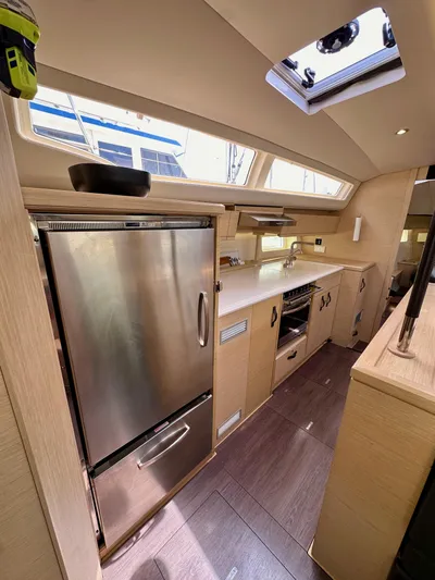 Edwina Yacht Photos Pics 