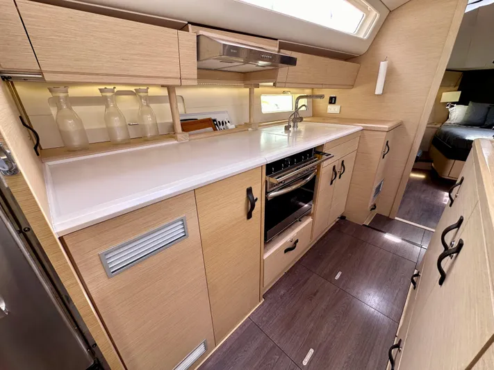 Edwina Yacht Photos Pics 