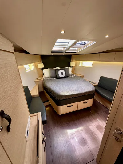 Edwina Yacht Photos Pics 