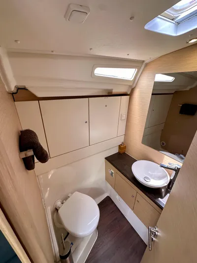 Edwina Yacht Photos Pics 