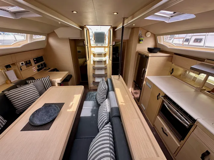 Edwina Yacht Photos Pics 