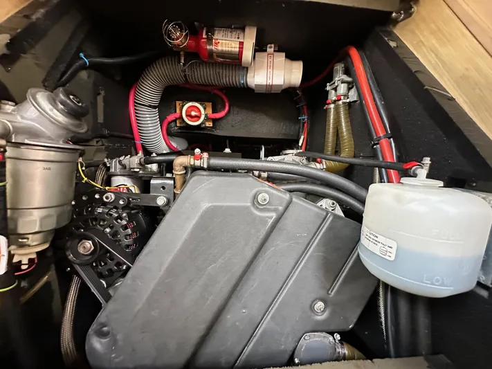 Edwina Yacht Photos Pics 