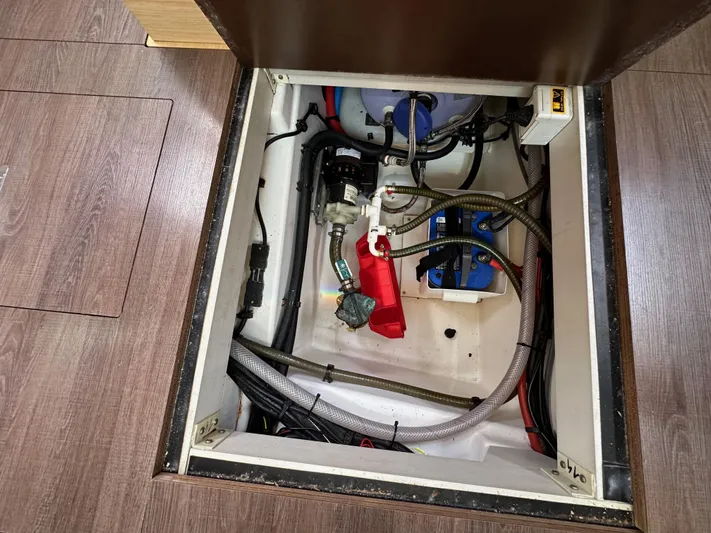 Edwina Yacht Photos Pics 