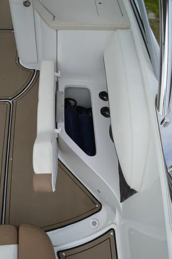 Nueve Yacht Photos Pics Cobalt 302 - Seat Storage