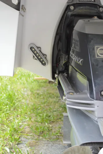 Nueve Yacht Photos Pics Cobalt 302 - Underwater Lights