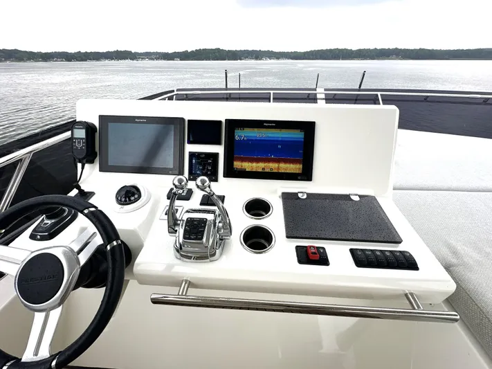  Yacht Photos Pics 2019 Prestige Yachts 590 Fly