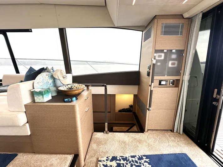  Yacht Photos Pics 2019 Prestige Yachts 590 Fly