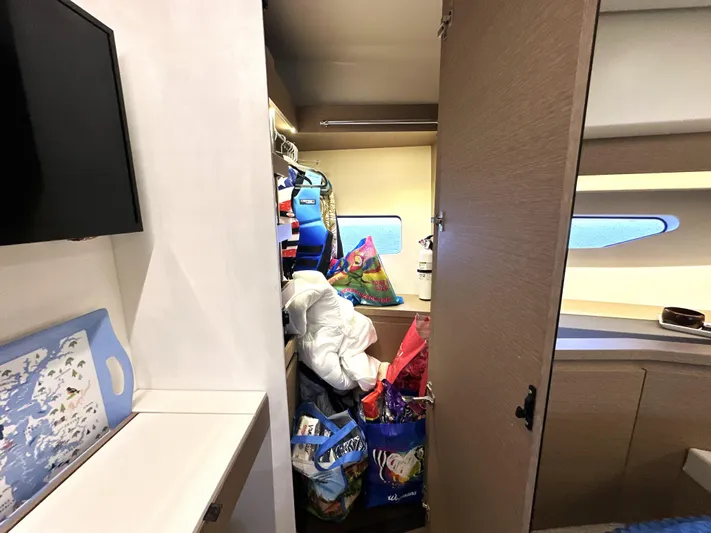  Yacht Photos Pics 2019 Prestige Yachts 590 Fly