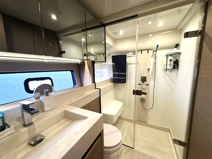  Yacht Photos Pics 2019 Prestige Yachts 590 Fly