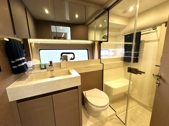  Yacht Photos Pics 2019 Prestige Yachts 590 Fly