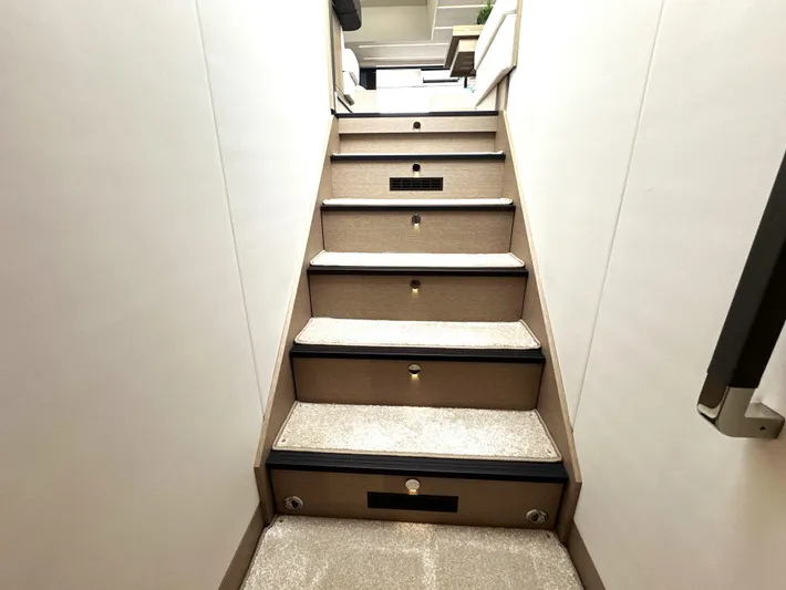  Yacht Photos Pics 2019 Prestige Yachts 590 Fly