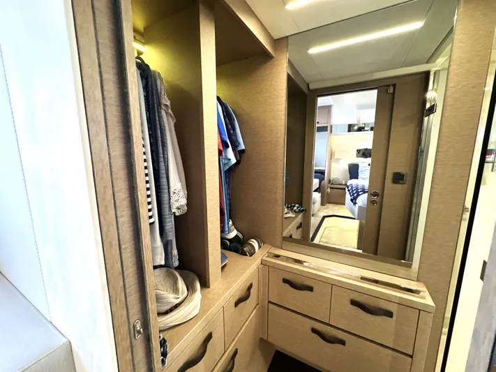  Yacht Photos Pics 2019 Prestige Yachts 590 Fly