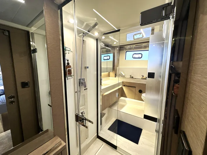  Yacht Photos Pics 2019 Prestige Yachts 590 Fly