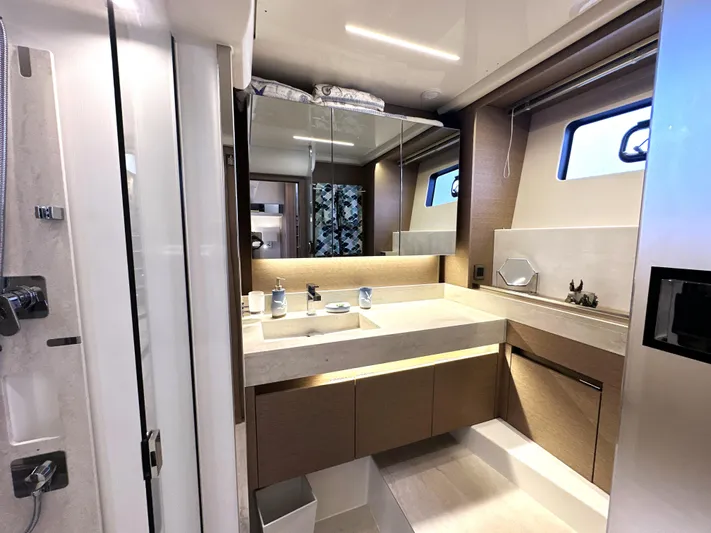  Yacht Photos Pics 2019 Prestige Yachts 590 Fly