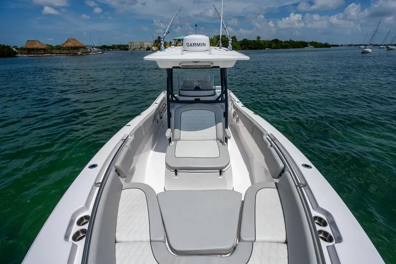 Settin Hooks Yacht Photos Pics Sea Fox 28 Settin Hooks - Forward Seating