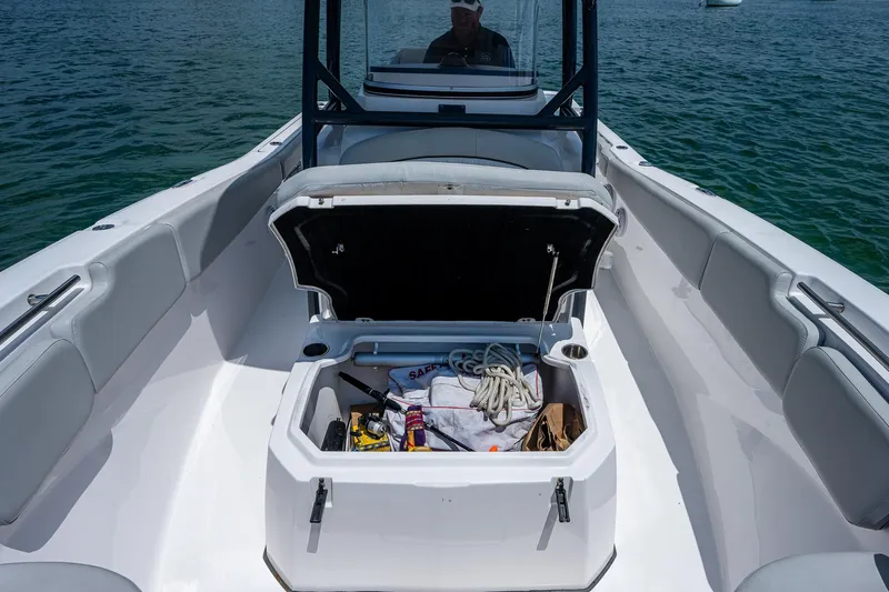 Settin Hooks Yacht Photos Pics Sea Fox 28 Settin Hooks - Storage Below Seating