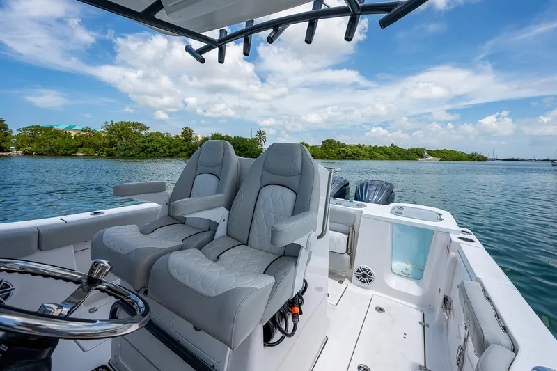 Settin Hooks Yacht Photos Pics Sea Fox 28 Settin Hooks - Helm Seating