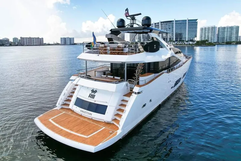 Riii Yacht Photos Pics 