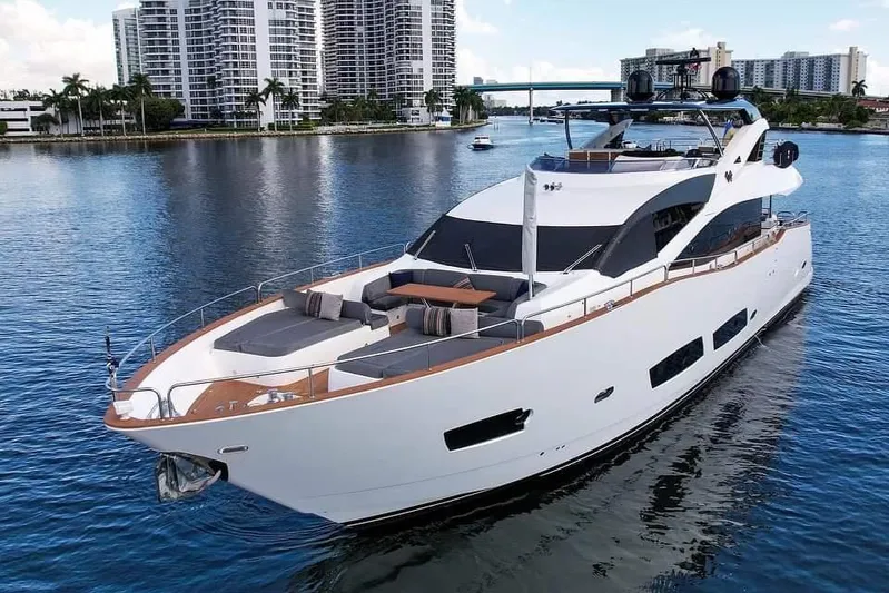 Riii Yacht Photos Pics 
