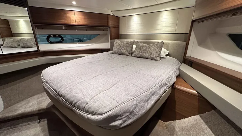 F55072 Yacht Photos Pics 