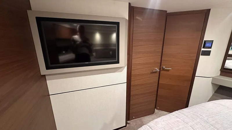 F55072 Yacht Photos Pics 