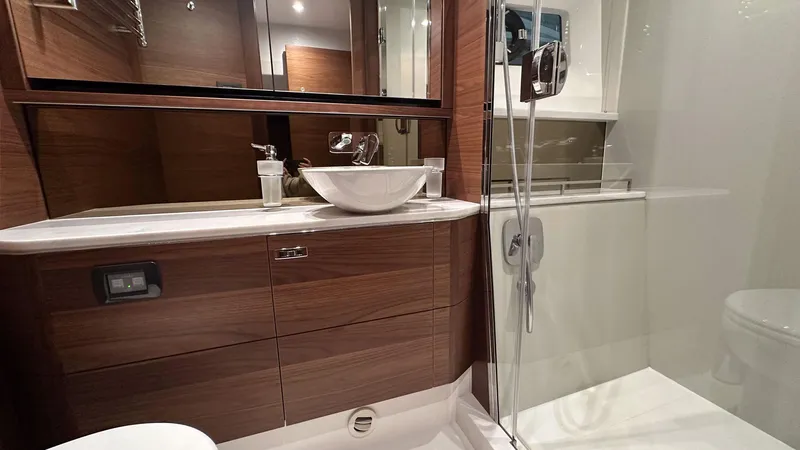 F55072 Yacht Photos Pics 