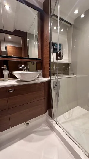 F55072 Yacht Photos Pics 