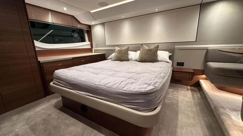 F55072 Yacht Photos Pics 