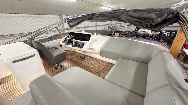 F55072 Yacht Photos Pics 