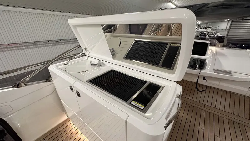 F55072 Yacht Photos Pics 