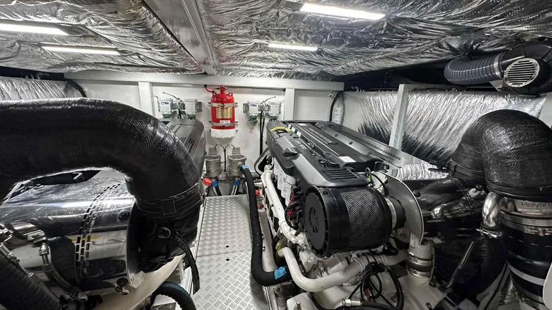 F55072 Yacht Photos Pics 