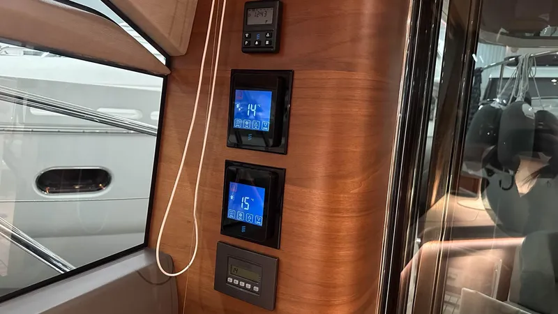 F55072 Yacht Photos Pics 