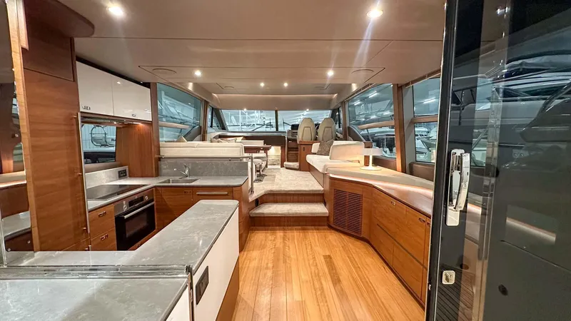F55072 Yacht Photos Pics 