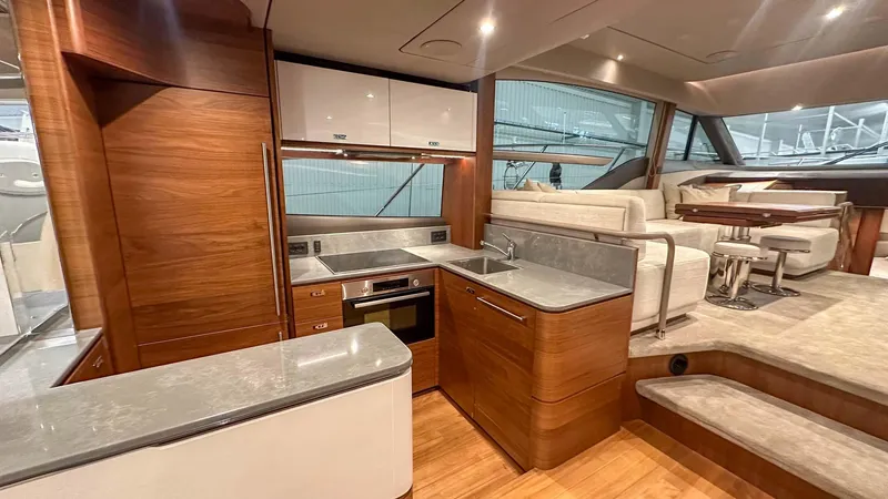 F55072 Yacht Photos Pics 